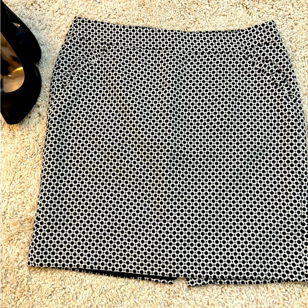 Ann Taylor LOFT textured mini skirt sz 14
